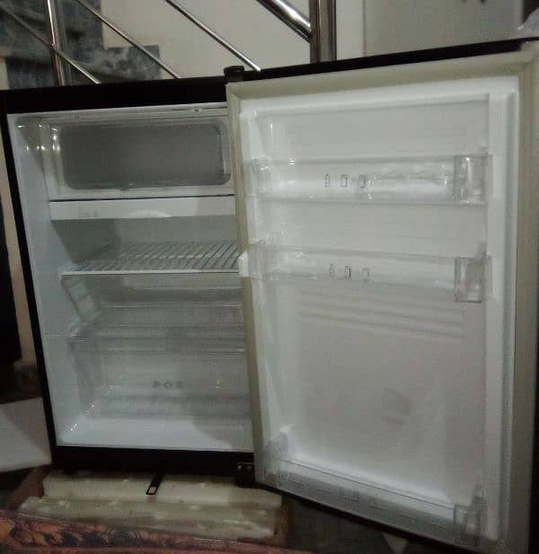 PEL ROOM FRIDGE 4