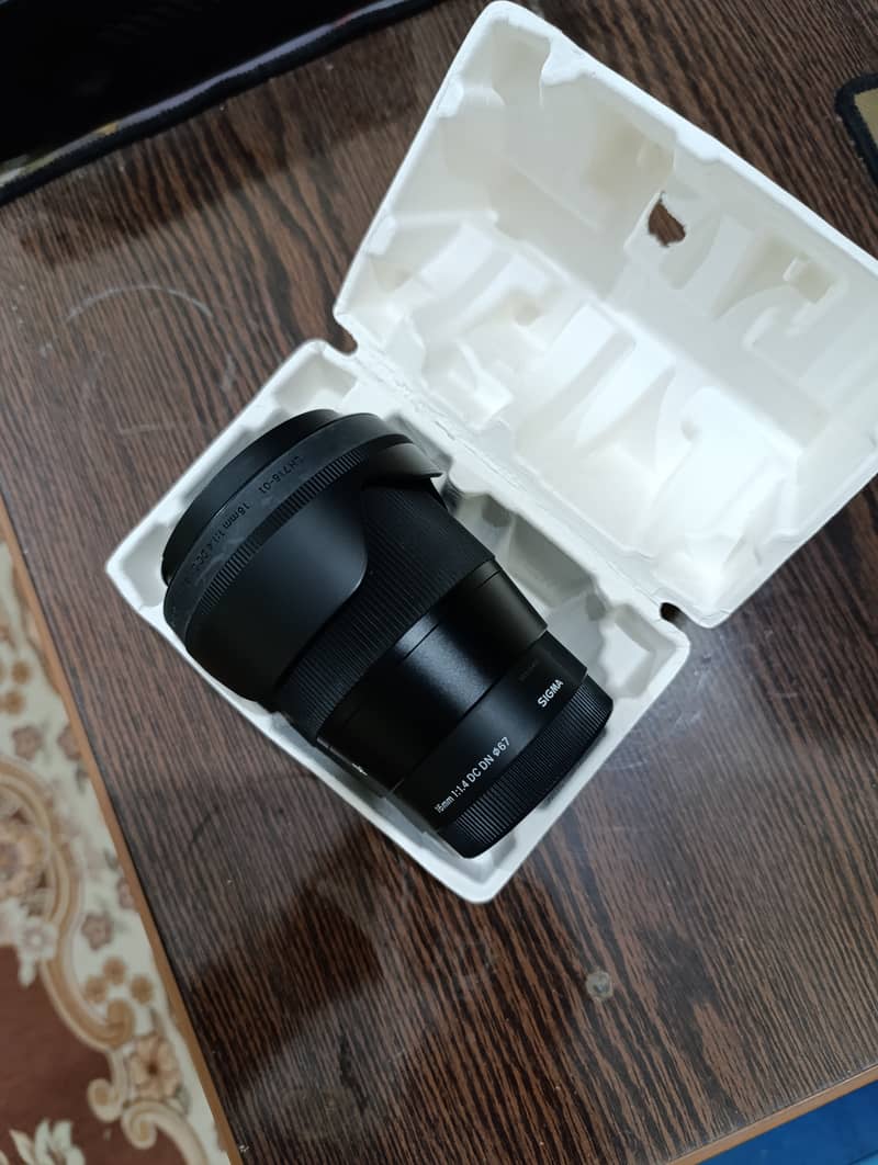 Sigma 16 mm f/1.4 lens for Sony Camera 1