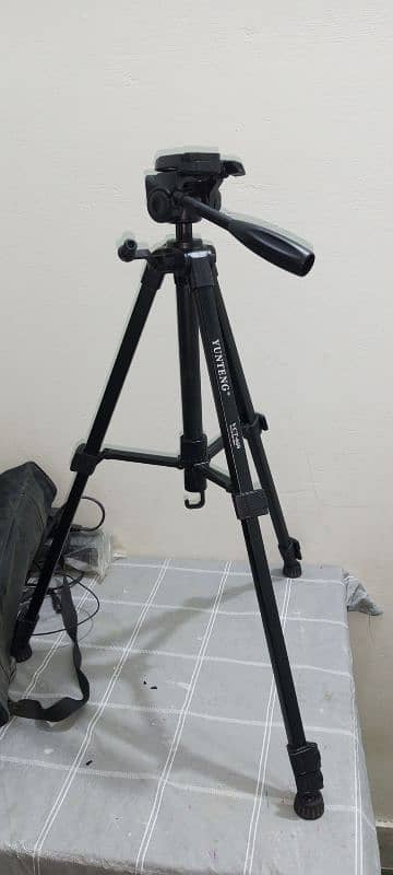 DSLR Camera Tripod in Good condition 1