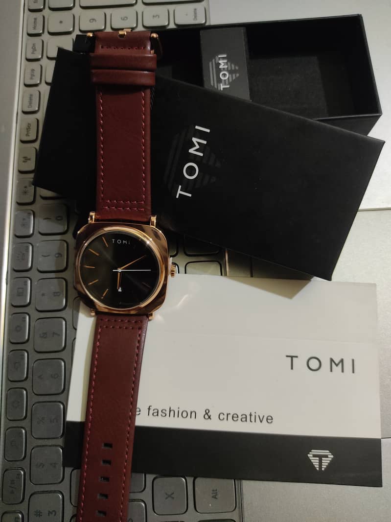 TOMI Leather strap watch with original box 5