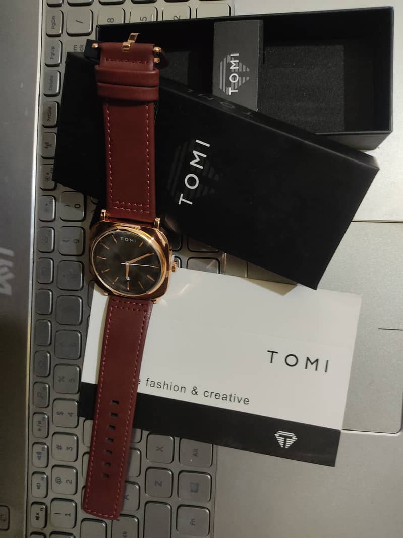 TOMI Leather strap watch with original box 6