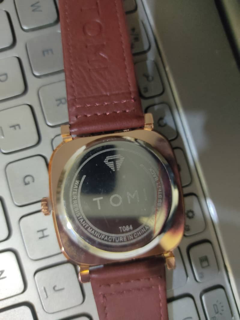 TOMI Leather strap watch with original box 8