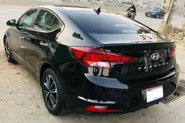 Hyundai Elantra GLS 2.0. . Model/Registration 2022