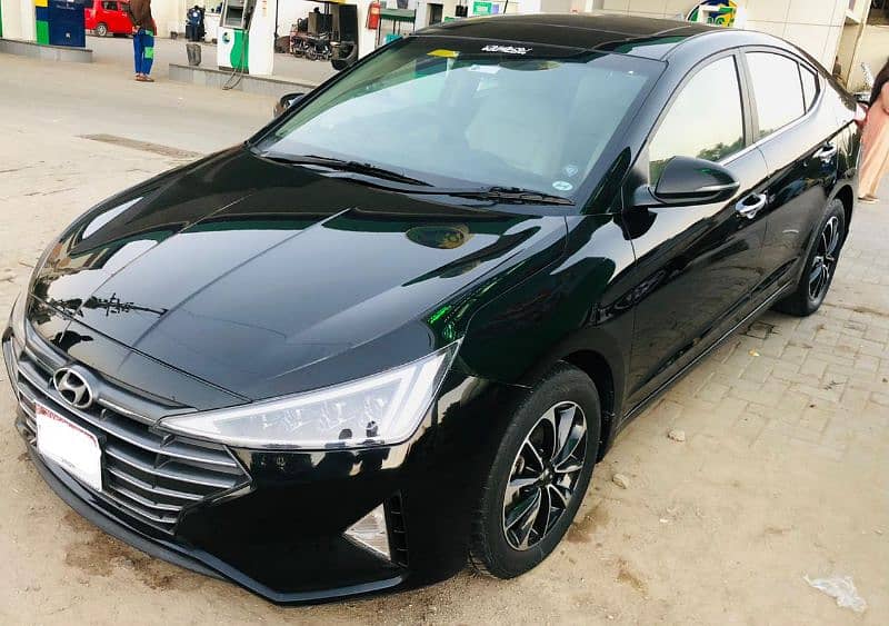 Hyundai Elantra GLS 2.0. . Model/Registration 2022 3