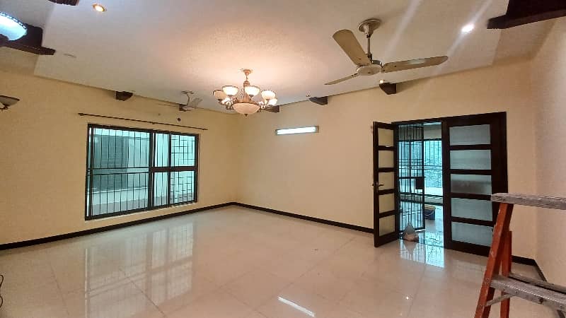 1 kanal Upper Portion Available In Pcsir Phase 2 Near By UCP University And Shoukat Khanam 0