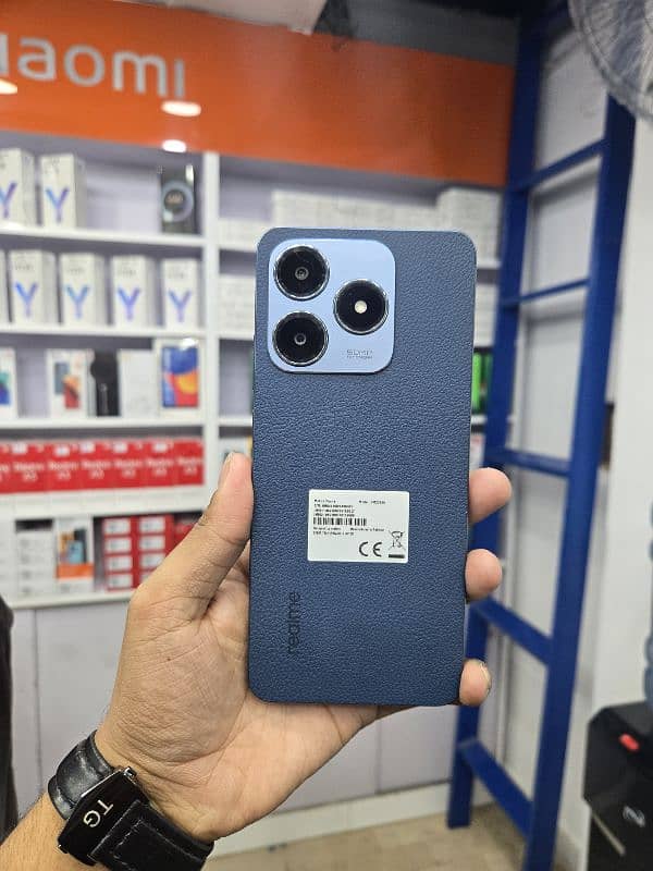 Realme C63 0