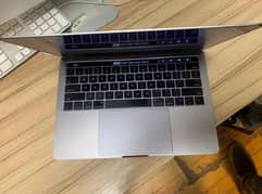 Apple Macbook pro 2016 13" (Touch Bar)