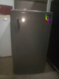 Bedroom refrigerator used Saddar Hasho centre shop 52 first floor