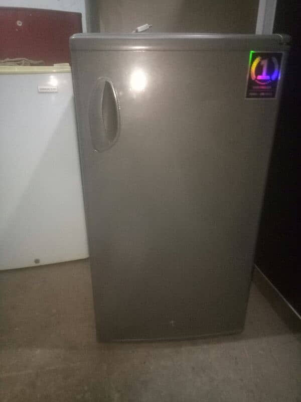 Bedroom refrigerator used Saddar Hasho centre shop 52 first floor 2