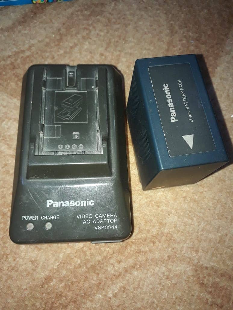 panasonic X100B 4