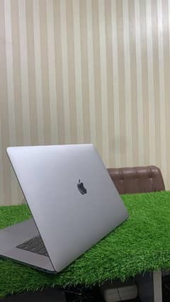 Apple Macbook pro 2019 15" i9 32/512