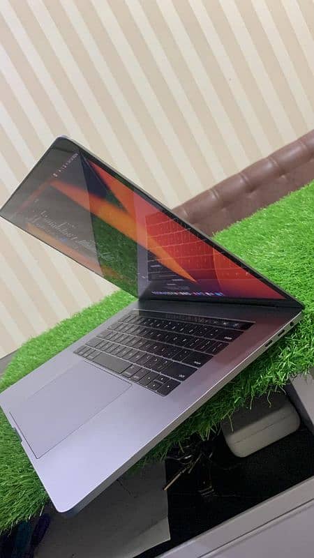 Apple Macbook pro 2019 15" i9 32/512 1