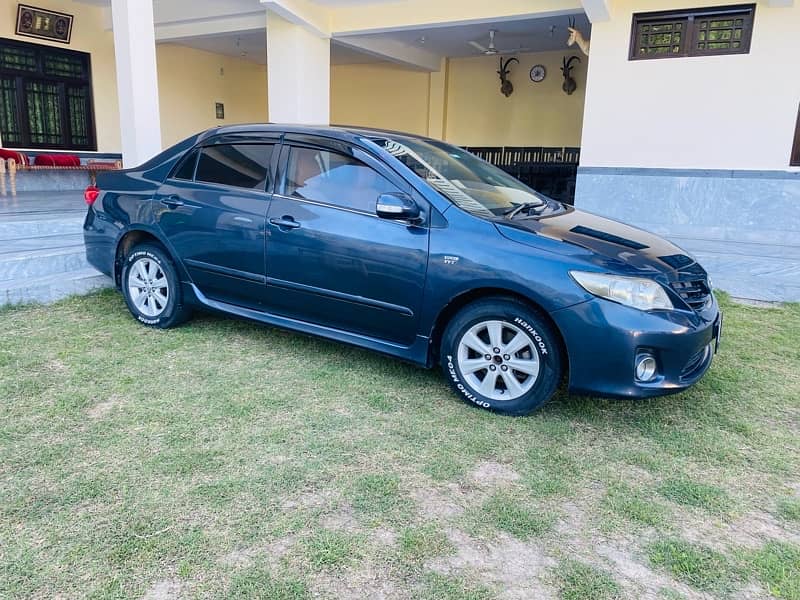 Toyota Corolla Altis 2013 1