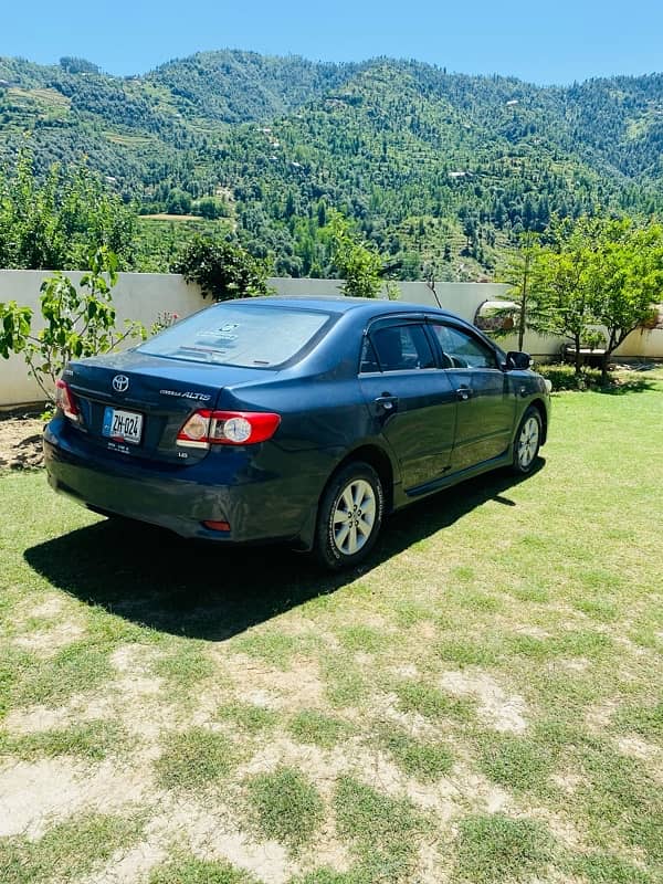 Toyota Corolla Altis 2013 4