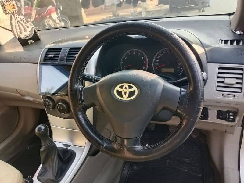 Toyota Corolla XLI 2013 3