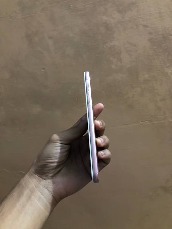 OPPO F1s 2