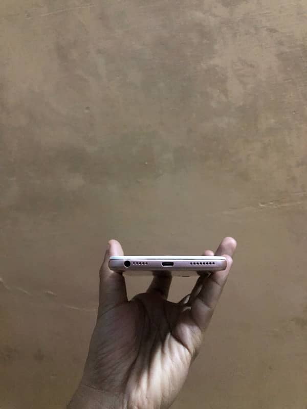 OPPO F1s 3