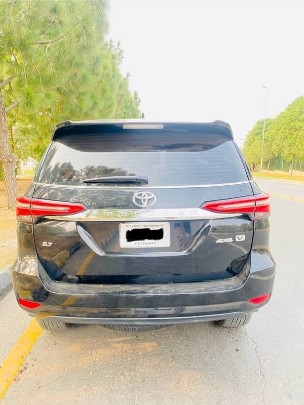 Toyota Fortuner V 2.7 2021 2