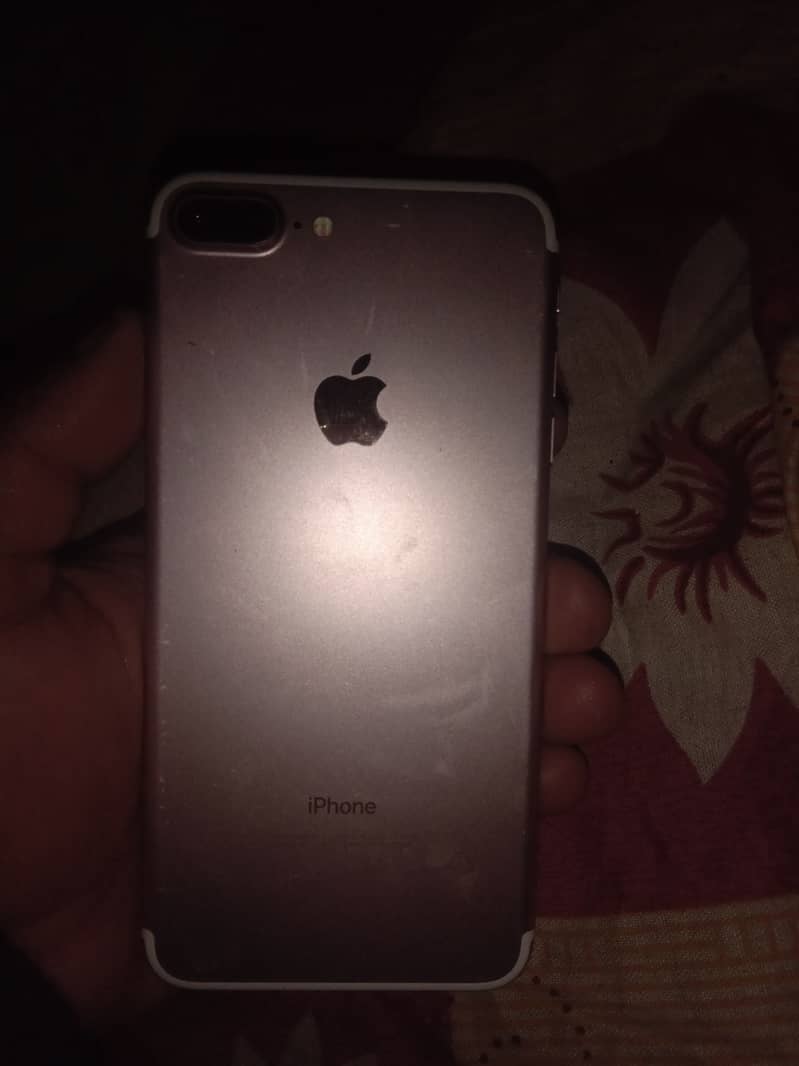 Apple iPhone 7 Plus 0