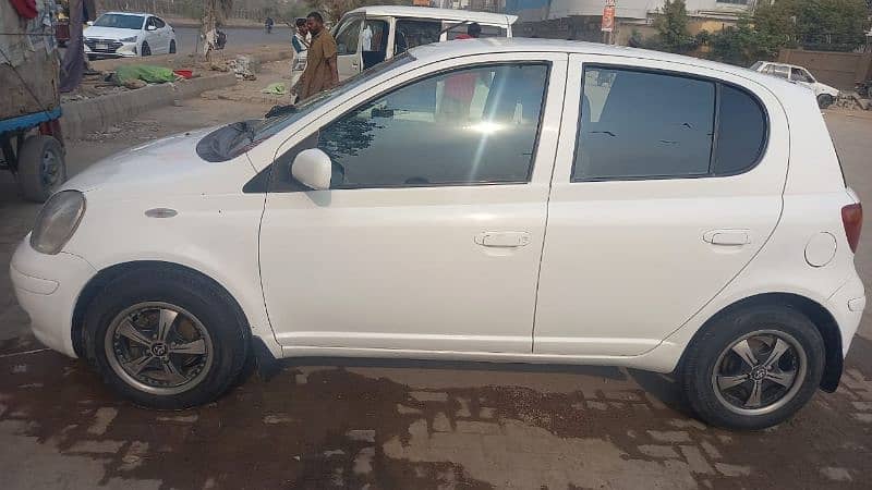 Toyota Vitz 2003 3