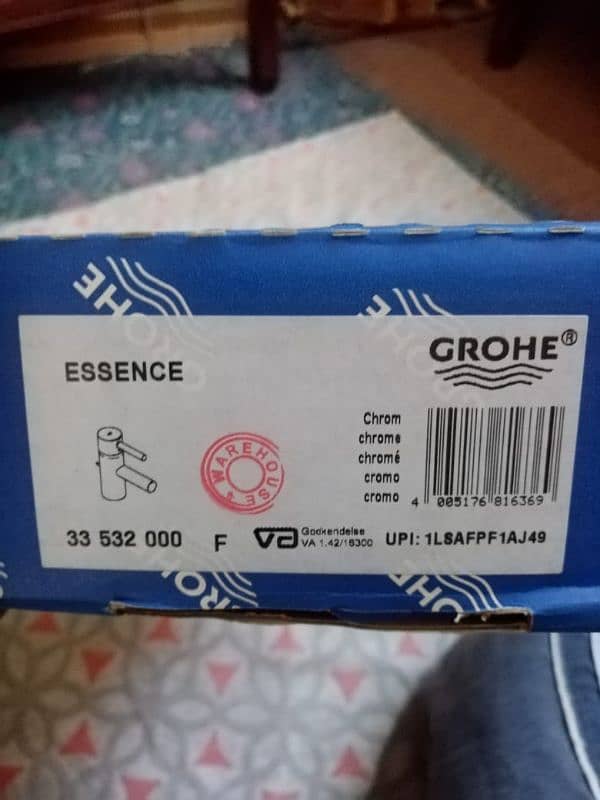 Grohe 33 532 000 ESSENCE SINGLE-LEVER BASIN MIXER 1