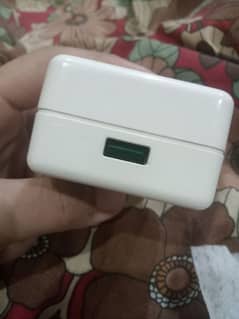 oppo f17 pro genion fast charge 30watt  contact me 03006477019