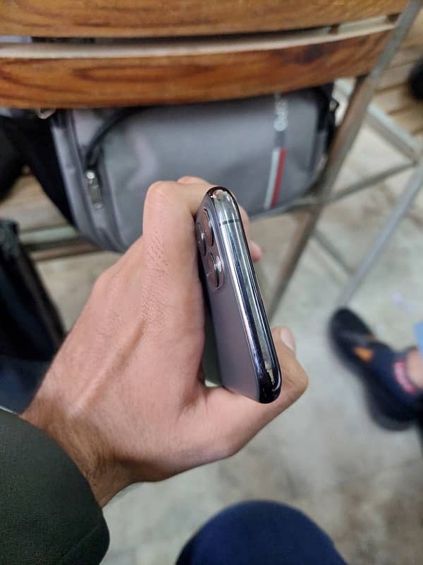 iphone 11 pro Non-PTA 3