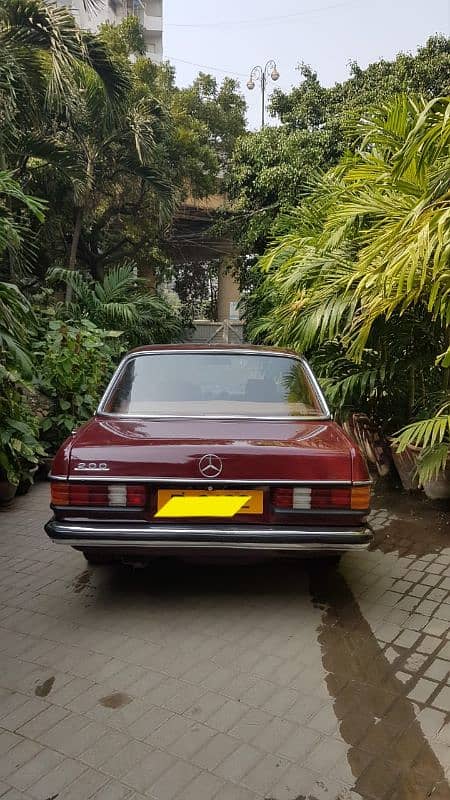 Mercedes 200 T 1982 2