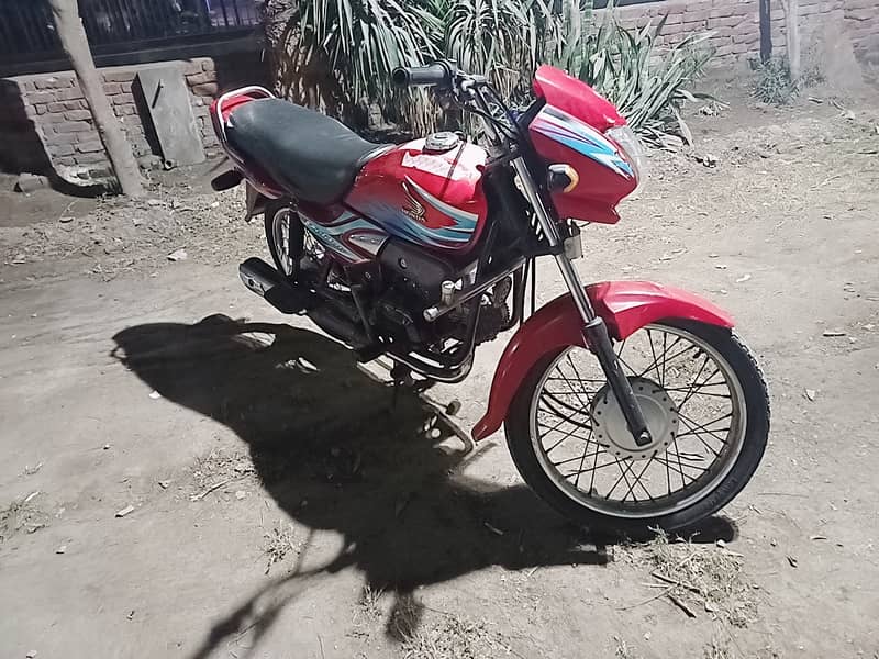 Honda prider 100cc 1st owner axilent condition demand 90k. pkr 4