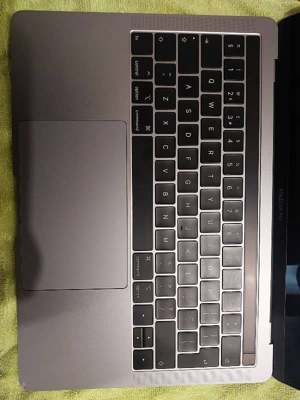 macbook pro 13inch 2019 touch bar 3