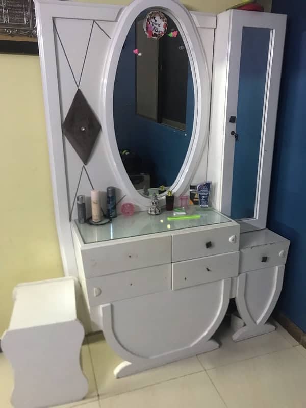 dressing table 1