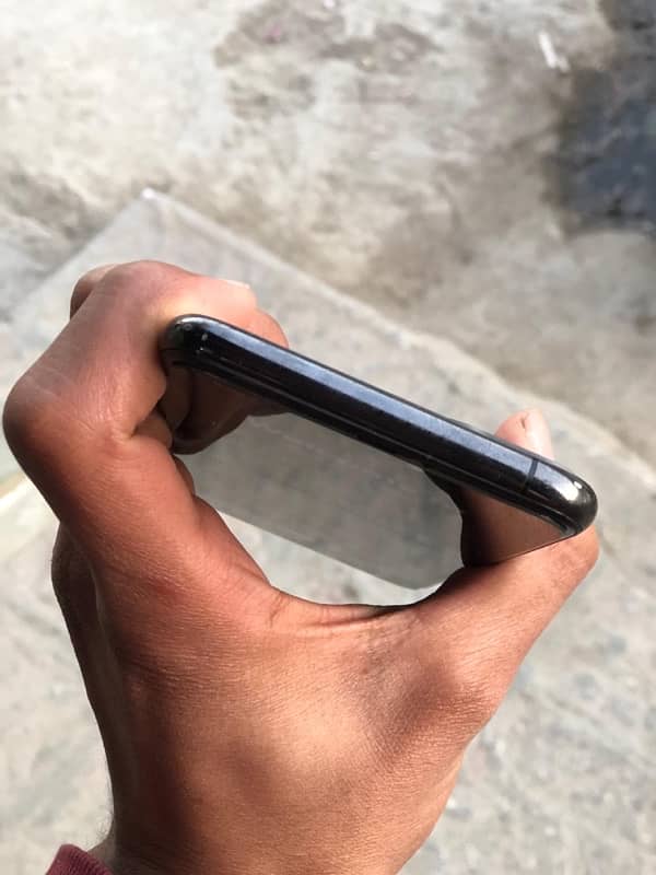 iPhone 11 pro max 64gb 7