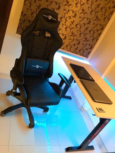 Female Internship Opportunity – YouTube Content Creators Wanted!