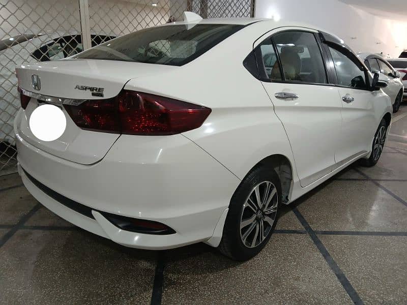 Honda City Aspire 2022 (1.5 full loaded) 2