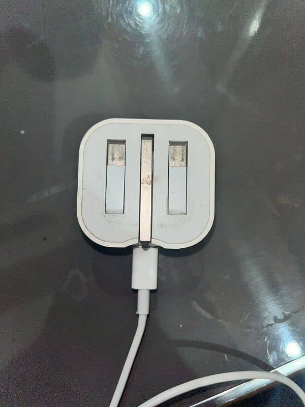 IPHONE CHARGER 1