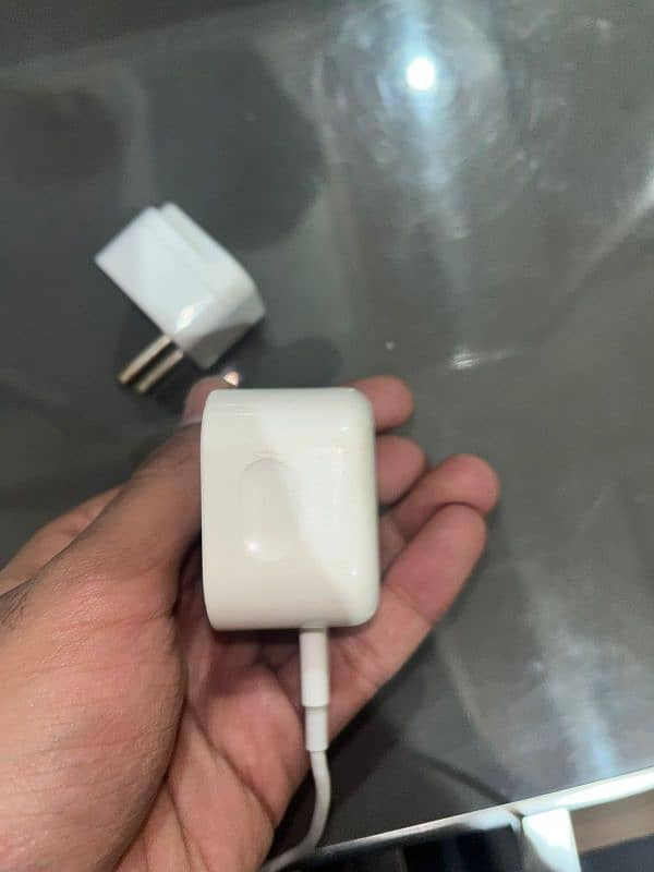 IPHONE CHARGER 2