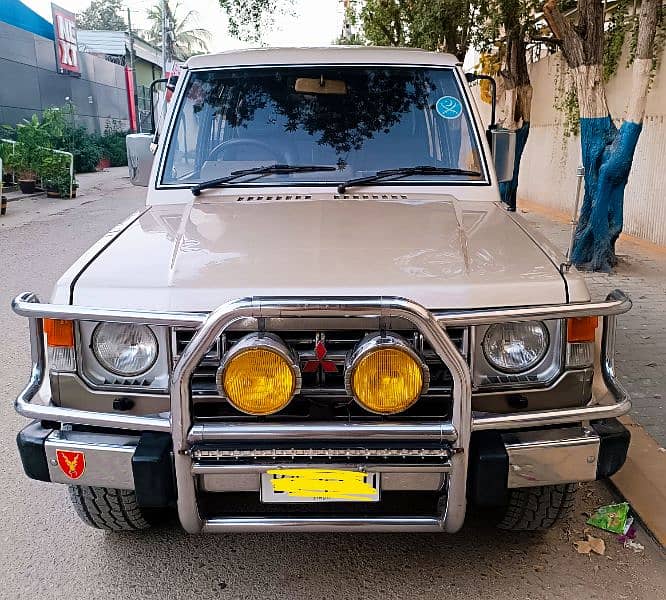 Mitsubishi Pajero 1986 1