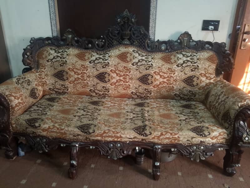 5 seater chinoti sofa (original kaali taali) 0