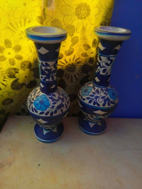 beautiful vases available 1