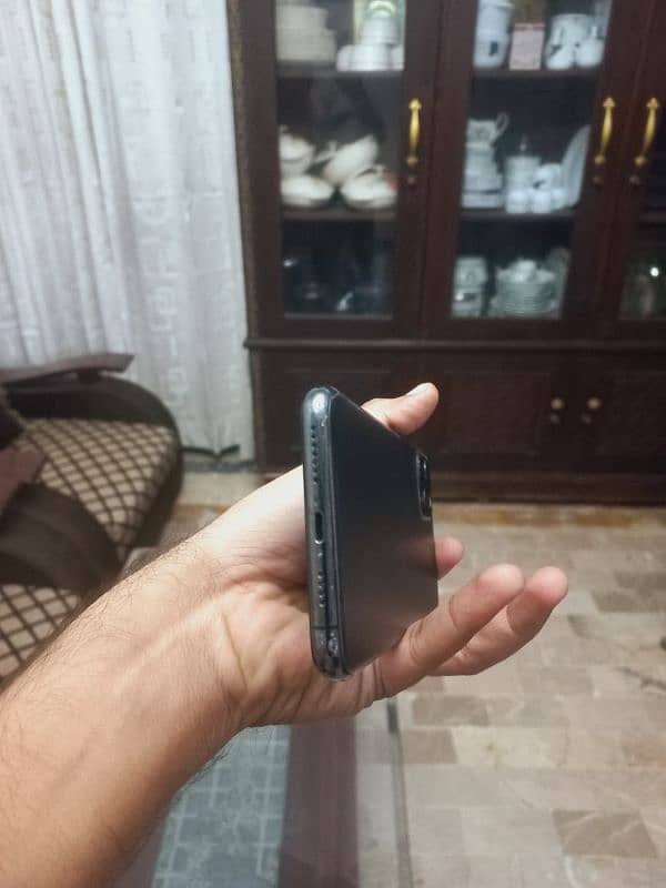 iphone 11 pro max 256 Gb pTa approved 4