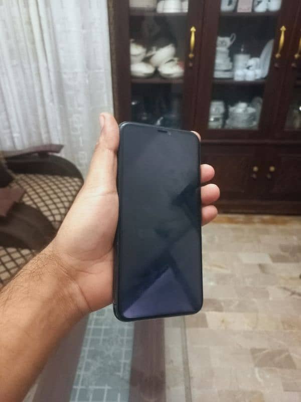 iphone 11 pro max 256 Gb pTa approved 5