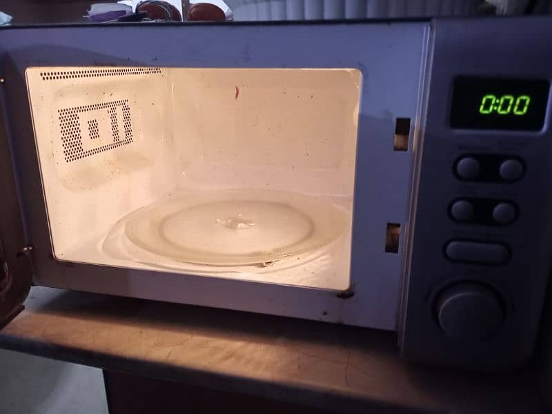 Homage Microwave Oven inn Working Condition 1