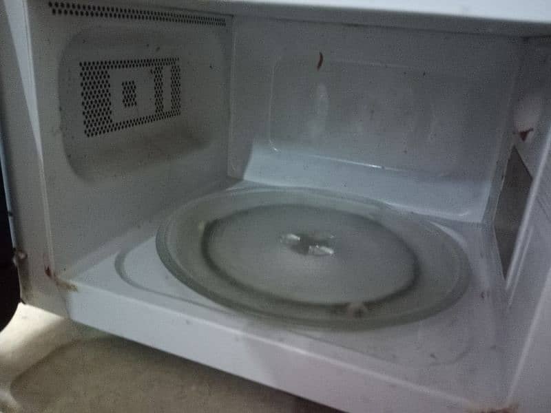 Homage Microwave Oven inn Working Condition 2