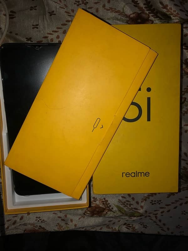 realme 5i with box 1