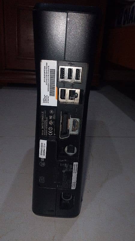 XBOX 360 Slim model 15