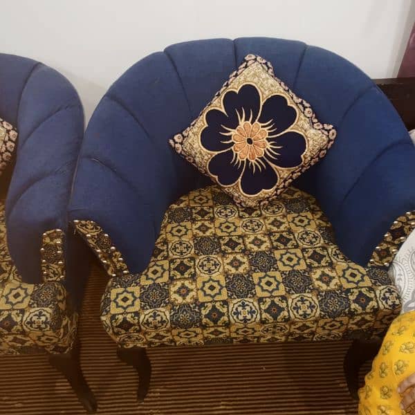 4 seater Victorian style sofa 1