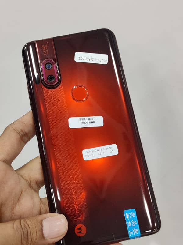 Motorola One Hyper 4/128 Dual sim approved Pop up camera vip price 0