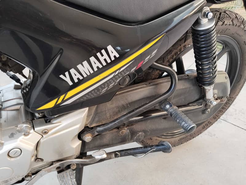 Yamaha YBR 125G Model 2020 4