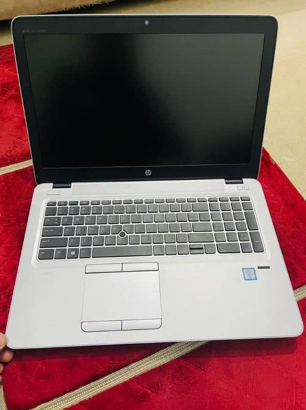 Hp Elitebook 850 G3 I7)6th Gen with 2 Gb dedicated card. 6