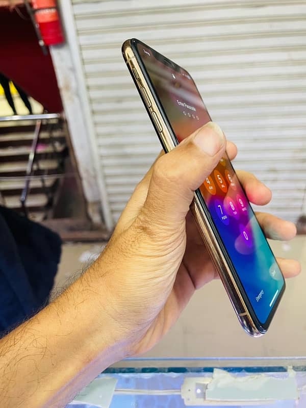 iPhone XS Max 256gb PTA Approved Gold 5